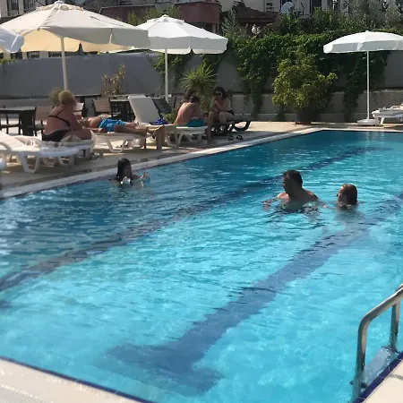 Oyster Boutique Side