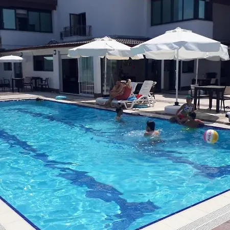 Oyster Boutique * Side