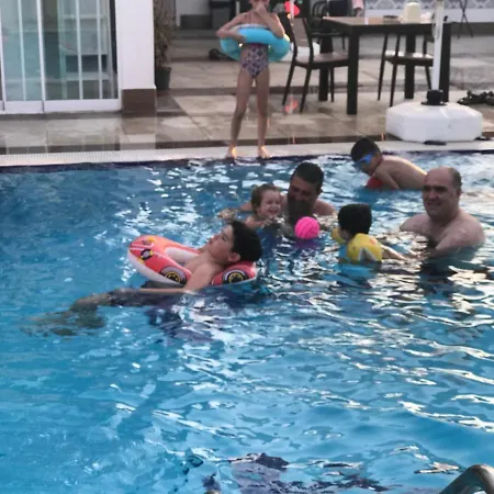 Oyster Boutique * Side